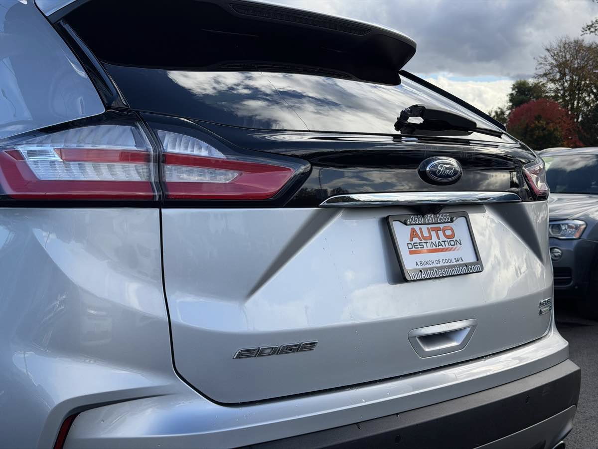 Used 2019 Ford Edge SEL w/ Equipment Group 201A AWD/4WD image 11