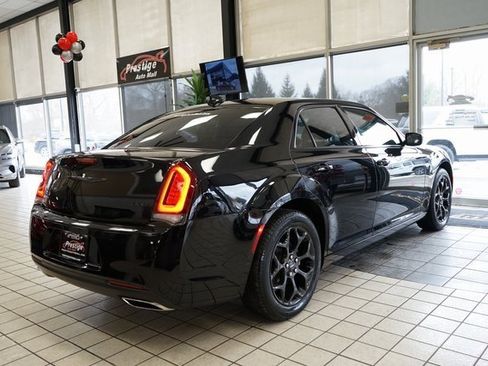 Used 2021 Chrysler 300 Touring w/ Sport Appearance Package image 15
