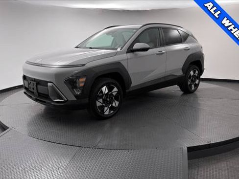 Used 2024 Hyundai Kona SEL AWD/4WD image 2