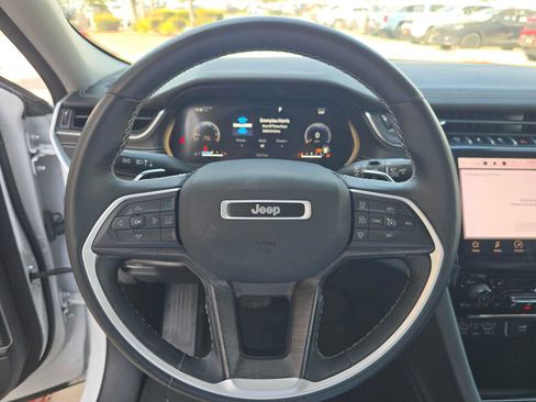 Used 2022 Jeep Grand Cherokee Limited RWD image 23