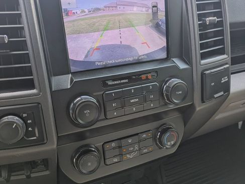 Used 2022 Ford F250 XL w/ Power Equipment Group AWD/4WD image 9