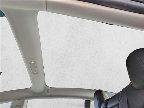 Used 2020 Tesla Model 3 Standard Range Plus image 21