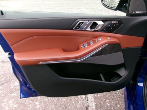 Used 2024 BMW X7 M60i w/ Executive Package image 7