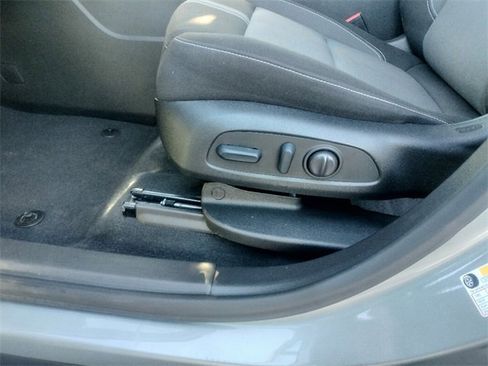 Used 2025 Chevrolet Blazer LT image 19