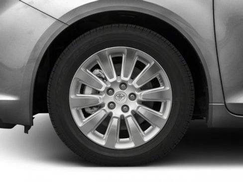 Used 2017 Toyota Sienna XLE Premium image 14