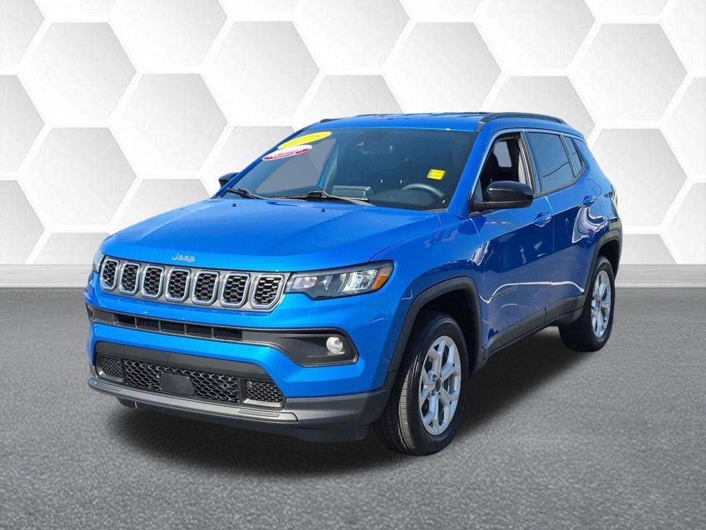 Certified 2025 Jeep Compass Latitude AWD/4WD image 7