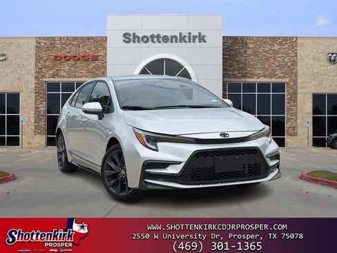 Used 2024 Toyota Corolla SE image 1