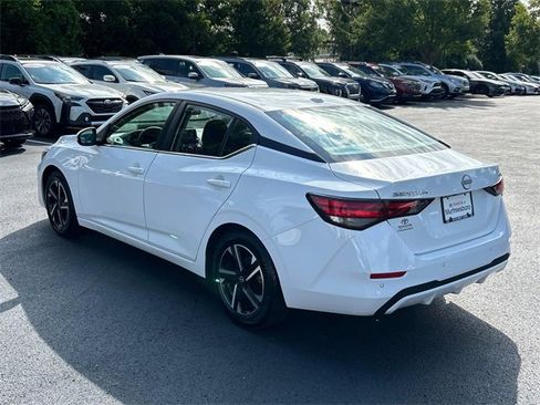 Used 2024 Nissan Sentra SV image 6
