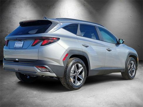 New 2026 Hyundai Tucson SEL image 3