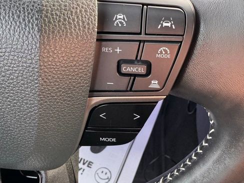 Used 2025 Toyota Camry SE image 28