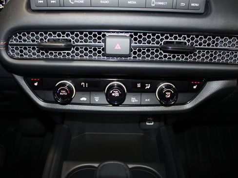 Certified 2025 Honda HR-V Sport image 27