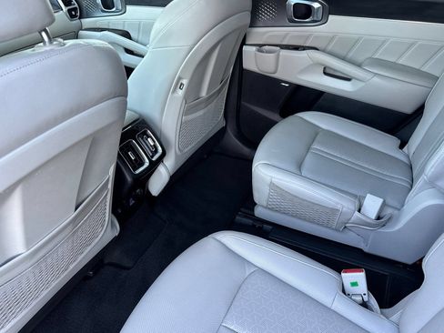 Used 2023 Kia Sorento SX Prestige w/ Panoramic Sunroof Package AWD/4WD image 13
