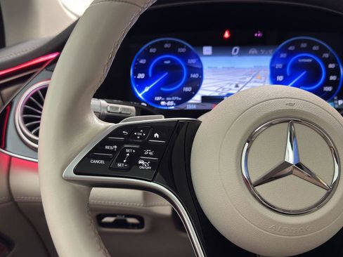 Used 2023 Mercedes-Benz EQS 580 4MATIC SUV image 20