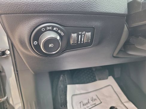 Used 2019 Jeep Compass Trailhawk w/ Cold Weather Group AWD/4WD image 23
