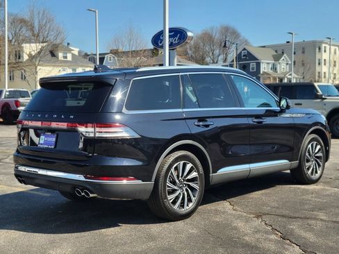 Used 2025 Lincoln Aviator AWD image 6