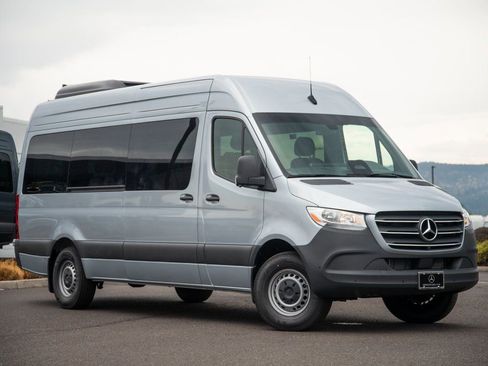 New 2025 Mercedes-Benz Sprinter 2500 image 3