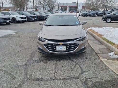 Used 2024 Chevrolet Malibu LT image 2