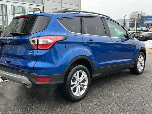 Used 2017 Ford Escape SE w/ Equipment Group 201A image 8