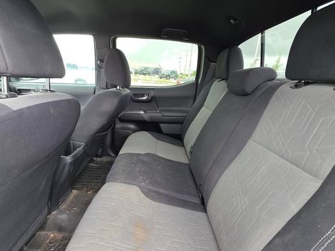 Used 2020 Toyota Tacoma TRD Off-Road w/ Technology Package AWD/4WD image 13