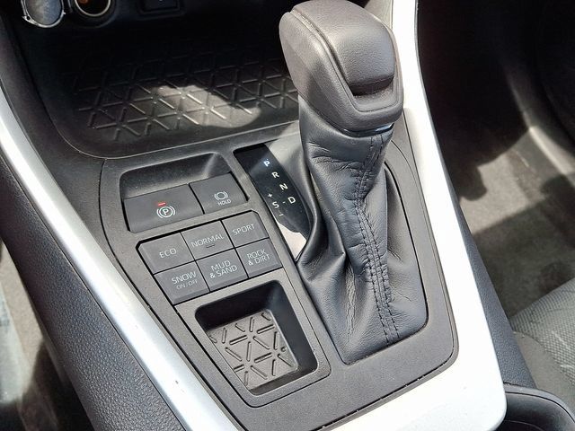 Used 2022 Toyota RAV4 XLE AWD/4WD image 15