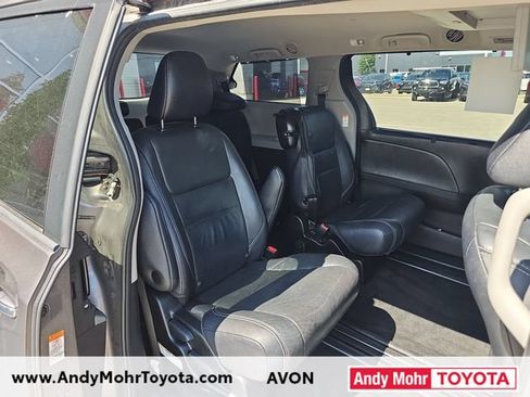 Used 2015 Toyota Sienna SE Premium FWD image 32
