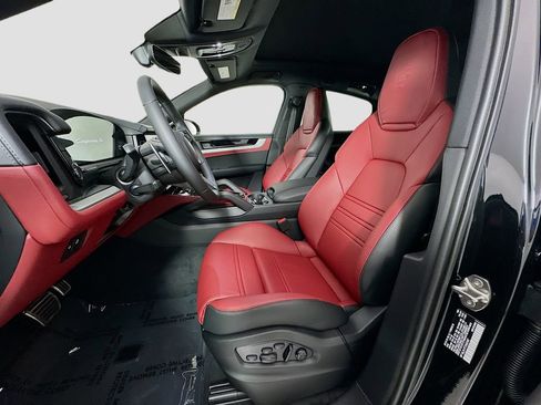 New 2026 Porsche Cayenne S image 5