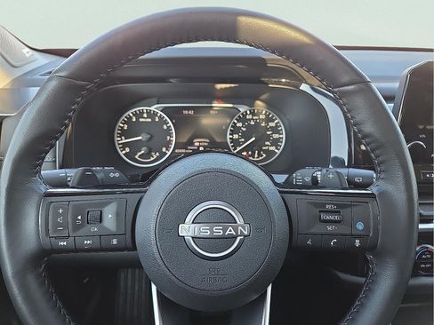 Used 2024 Nissan Pathfinder SL w/ SL Premium Package image 24