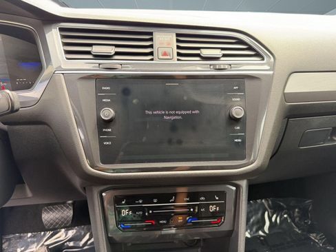 Used 2023 Volkswagen Tiguan SE FWD image 19
