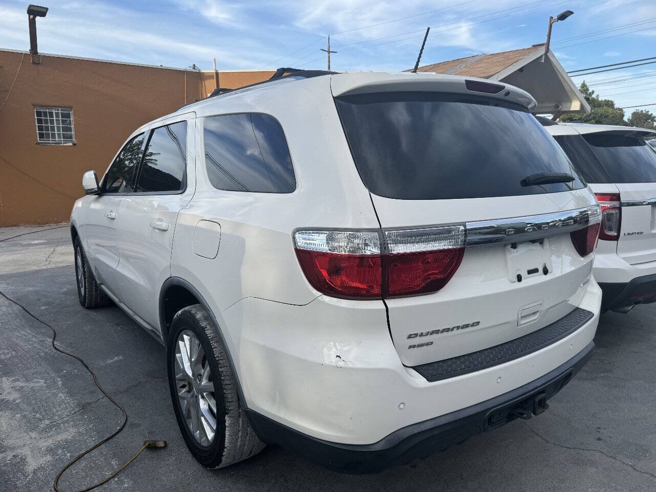 Used 2011 Dodge Durango Crew w/ Entry Nav/Commuter Group AWD/4WD image 3