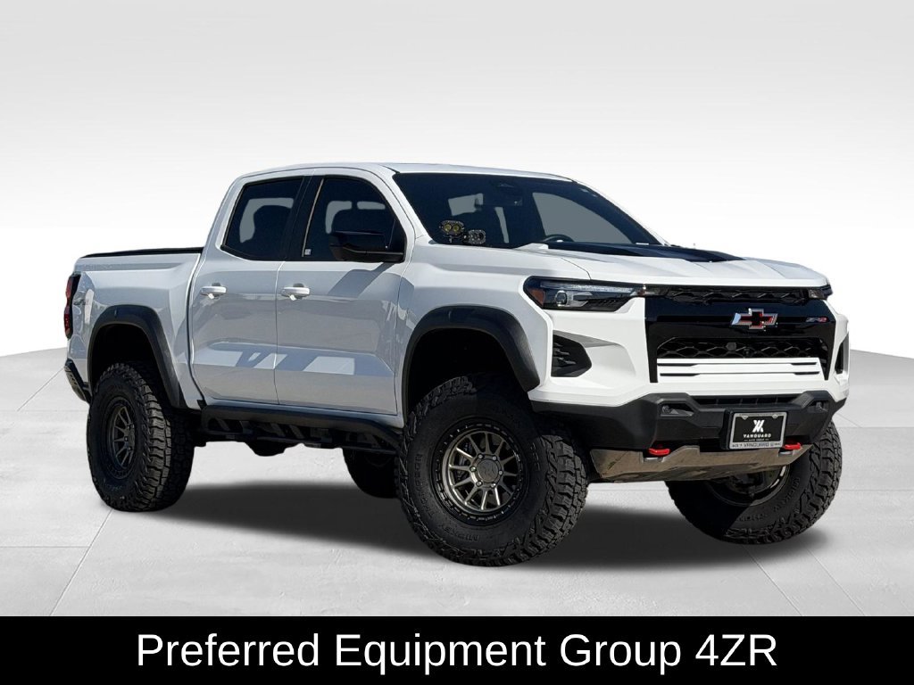 Used 2024 Chevrolet Colorado ZR2 w/ ZR2 Convenience Package III AWD/4WD image 2