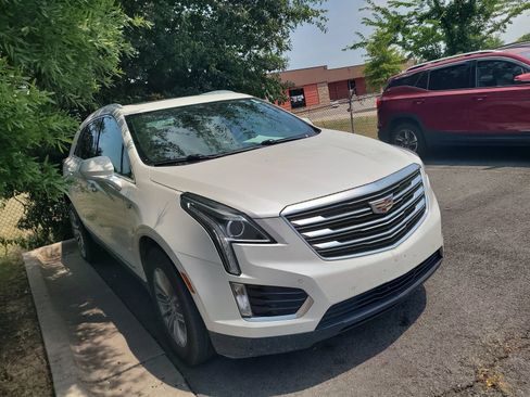 Used 2018 Cadillac XT5 Luxury w/ Driver Awareness Package FWD image 3