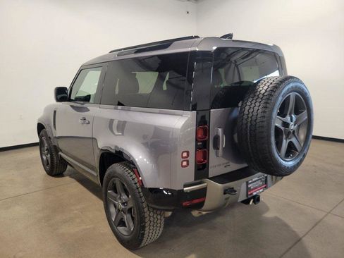 Used 2022 Land Rover Defender 90 X-Dynamic SE image 5