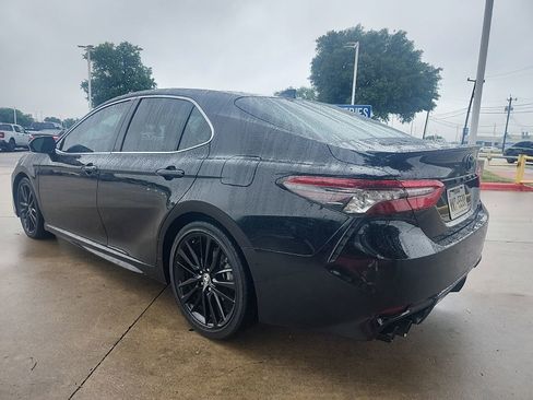 Used 2022 Toyota Camry XSE image 4