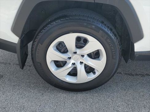 Certified 2024 Toyota RAV4 LE AWD/4WD image 6