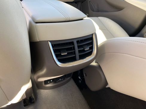 Used 2024 Chevrolet Malibu LT image 24