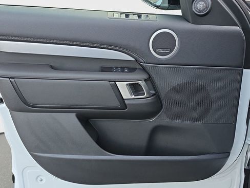 New 2026 Land Rover Discovery Limited Edition AWD/4WD image 28