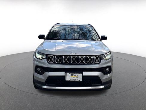 Used 2025 Jeep Compass Limited image 2