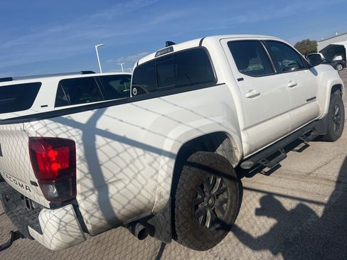 Used 2023 Toyota Tacoma SR5 w/ Technology Package image 4