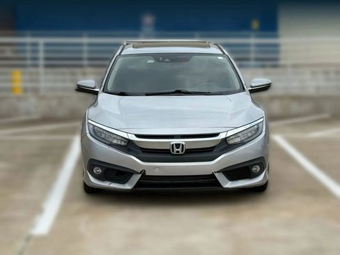 Used 2017 Honda Civic Touring image 2