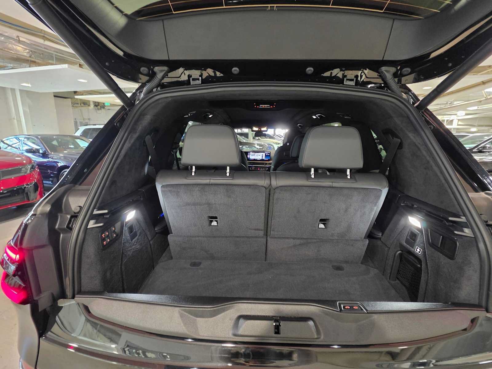 Used 2026 BMW X7 xDrive40i w/ Executive Package AWD/4WD image 19