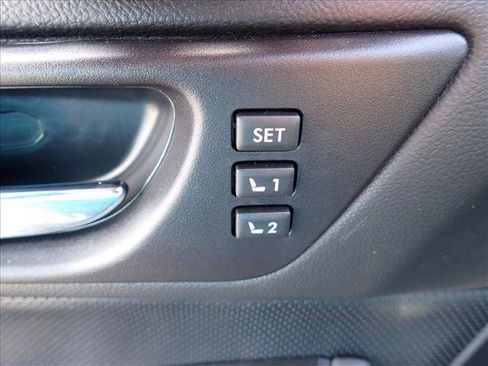 Used 2017 Subaru Outback 2.5i Limited image 16