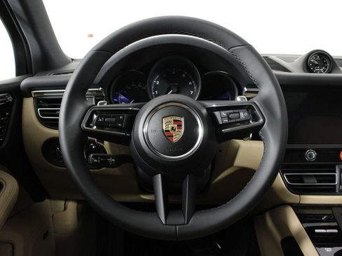 New 2026 Porsche Macan image 12