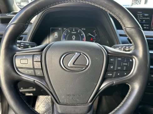Used 2019 Lexus UX 200 w/ Premium Package FWD image 28