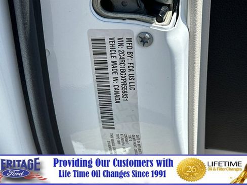 Used 2023 Chrysler Pacifica Touring-L image 29