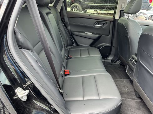 Used 2023 Nissan Rogue SV w/ SV Premium B Package AWD/4WD image 4