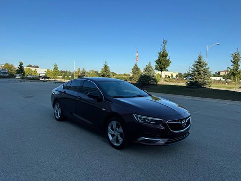 Used 2018 Buick Regal Preferred w/ Sights and Sounds Package image 3