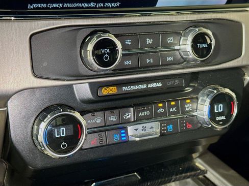 Used 2022 Ford F250 Platinum AWD/4WD image 14
