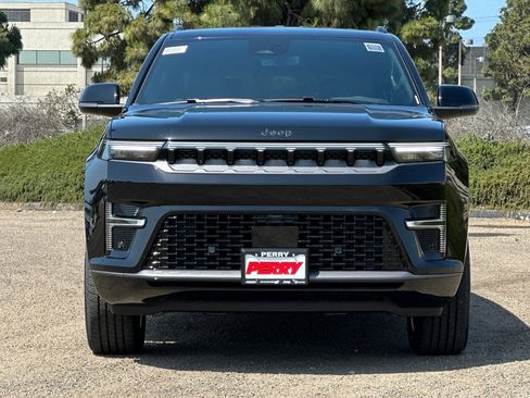 New 2026 Jeep Grand Wagoneer Limited AWD/4WD image 2