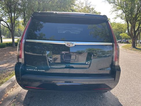 Used 2015 Cadillac Escalade Premium image 8