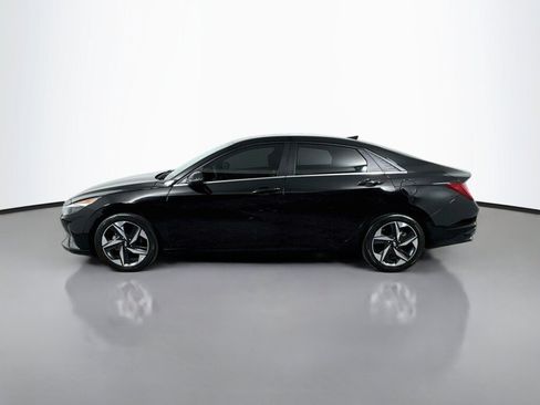 Used 2022 Hyundai Elantra SEL w/ Convenience + Premium Package FWD image 2